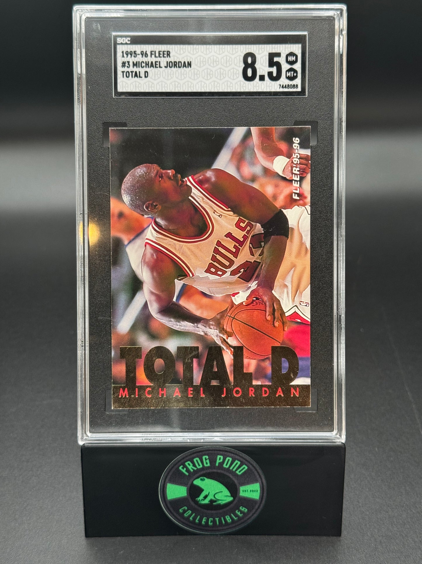 Michael Jordan 95-96 Fleer Total D SGC 8.5